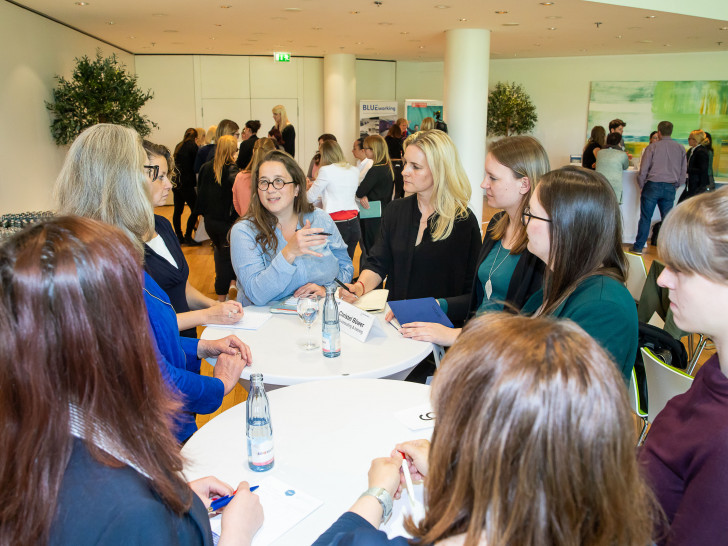 Beim Braunschweiger Gründerinnentag treffen die Teilnehmerinnen auf Expertinnen der Gründungsförderung und auf erfolgreiche Gründerinnen aus Braunschweig und der Region. 