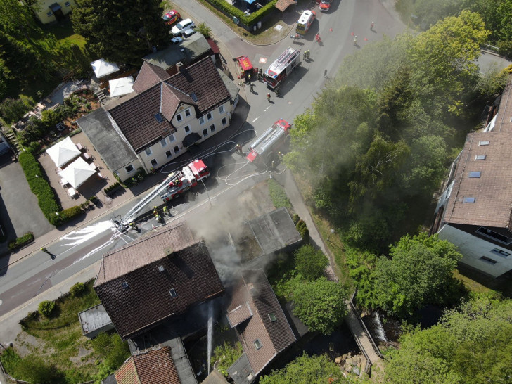 Drohnenaufnahme des Feuerwehreinsatzes in Braunlage.