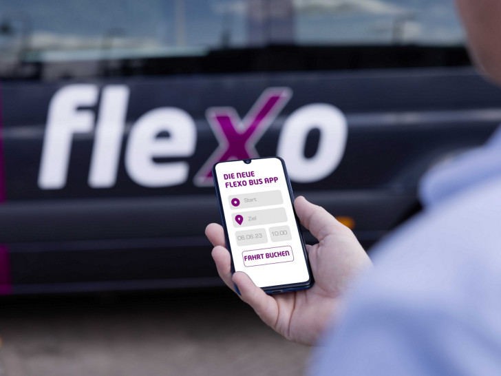  Der flexo Bus für die On-Demand (auf Bestellung) -Verkehre kann ab sofort auch per App „flexo Bus“ gebucht werden.