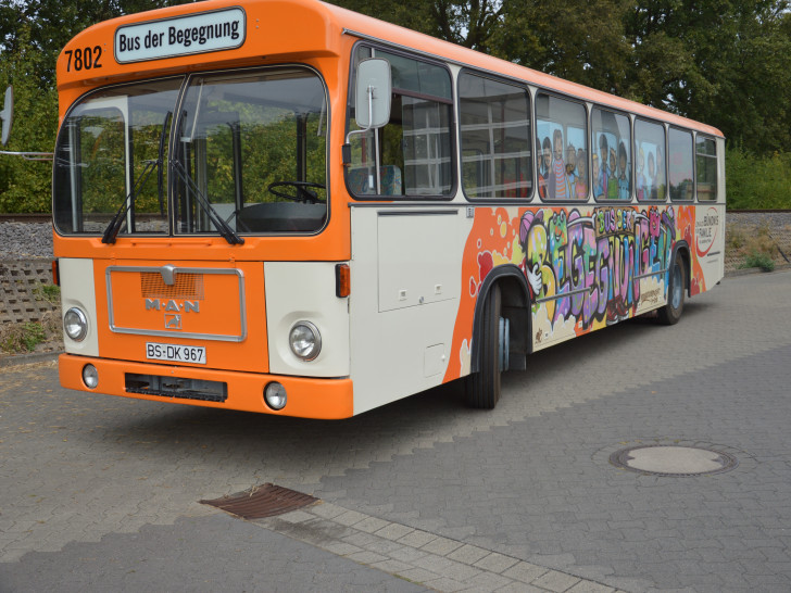 Der Bus der Begegnung des lokalen Bündnisses für Familien beim Landkreis Peine kann helfen, Familien im ländlichen Raum zu erreichen.