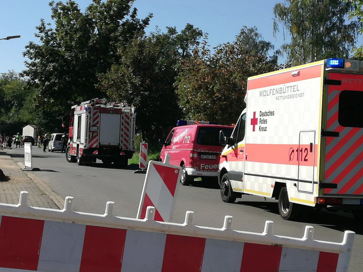  Am heutigen Donnerstag rückten Polizei, Feuerwehr, Rettungsdienst und Energieversorger in die Osterwiecker Straße gerufen.
