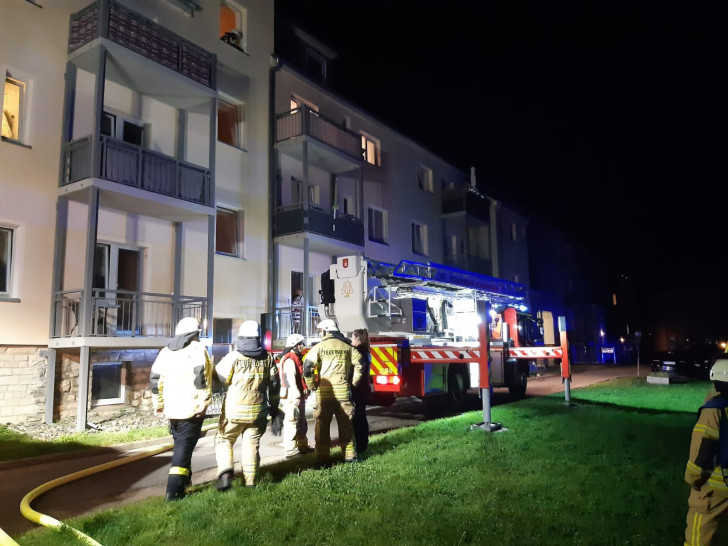 Am späten Mittwochabend kam es zu einem Feuerwehreinsatz in der Weinbergstraße in Schöningen. 