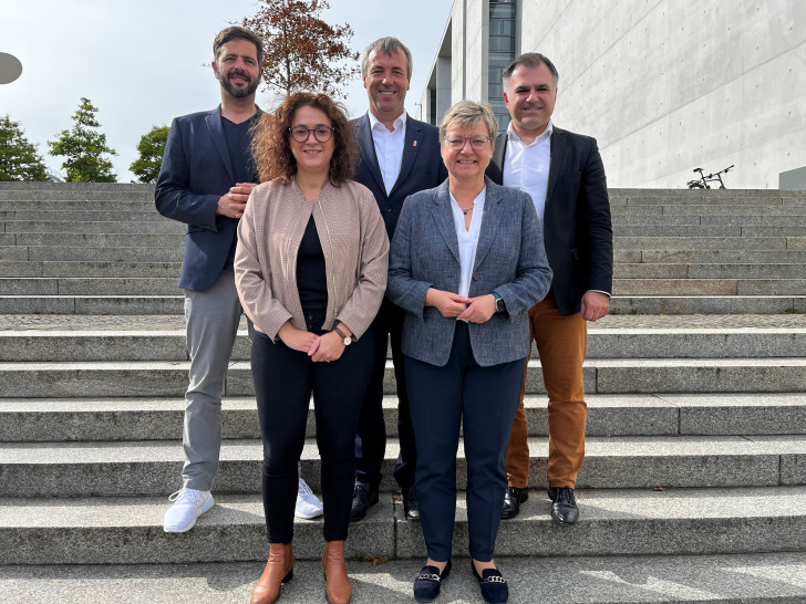 Daniel Schneider, Sarah Ryglewski, Johann Saathoff, Frauke Heiligenstadt und Dr. Christos Pantazis (v. li.).