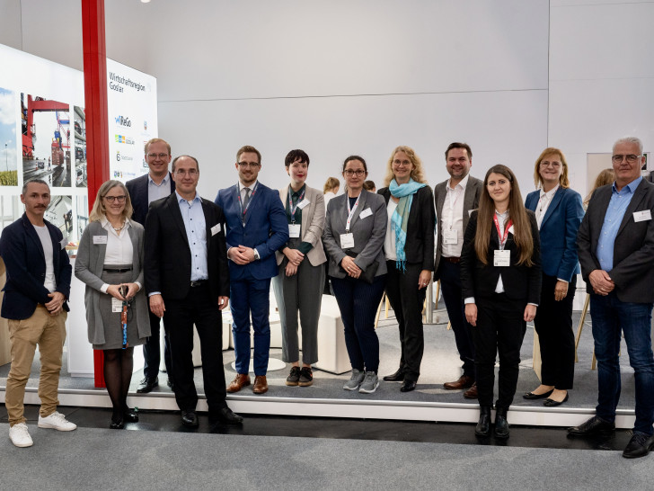 Das Team der WiReGo auf der Expo Real mit Wirtschaftsförderer Tobias Heupke (4.v.r.).