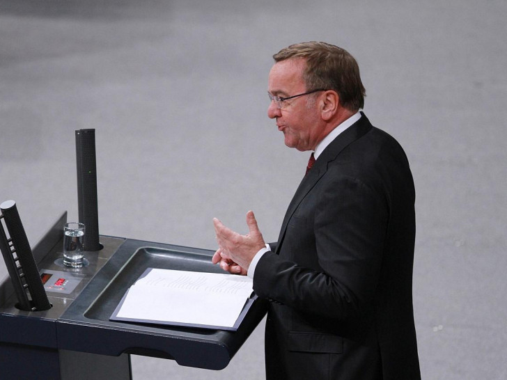 Boris Pistorius bei einer Rede am 17.01.2024 im Bundestag.