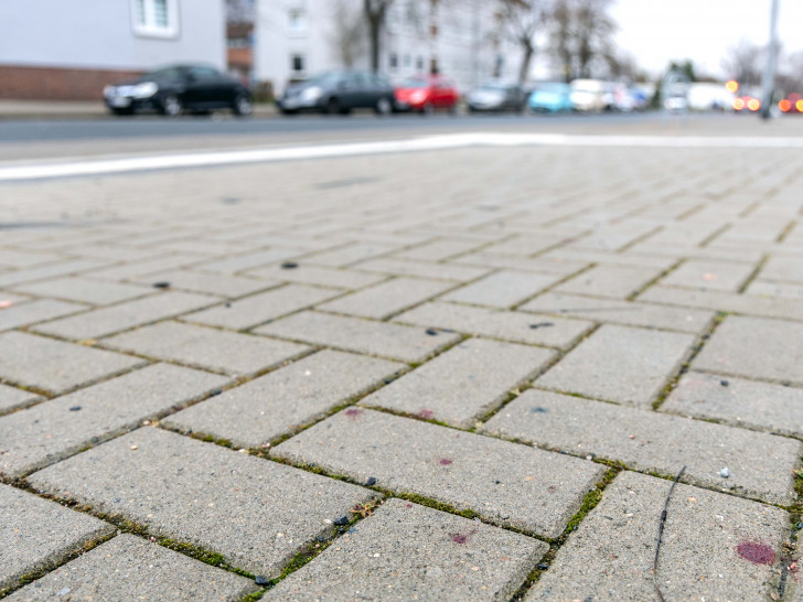 In der Swindonstraße waren am Neujahrsmorgen noch Blutspuren des Opfers zu sehen.