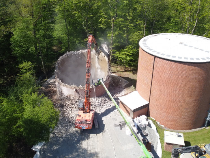 Der alte Turm wurde abgerissen, und in Rekordzeit ein neuer gebaut.