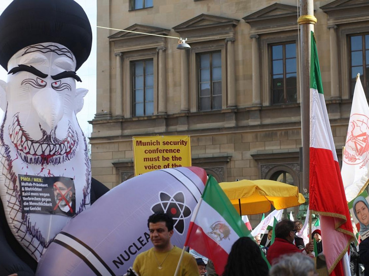 Protest gegen Iran vor Münchner Sicherheitskonferenz (Archiv)