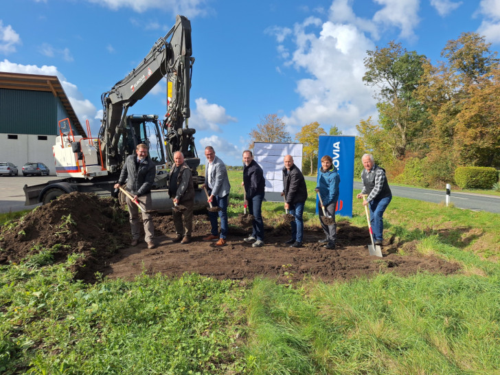 Erster Spatenstich für den neuen Radweg entlang der L 631 zwischen Salzdahlum und Sickte am 11. Oktober.