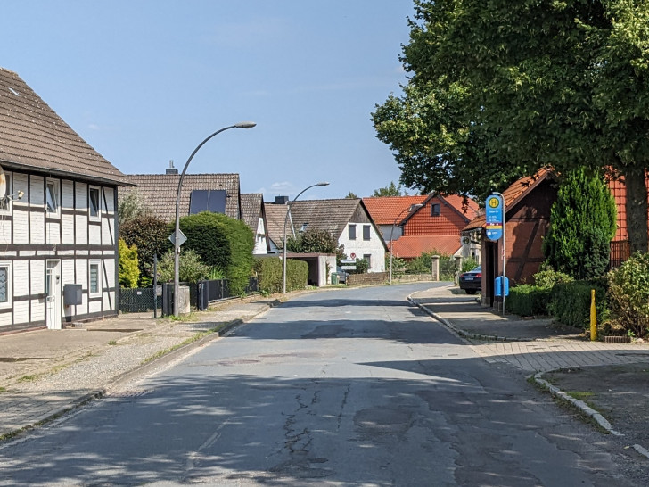 Das Projekt zum Ausbau der Ortsdurchfahrt der Kreisstraße K 32  Alte Salzstraße/Am Ritterhof in Gitter wird vorgestellt. 