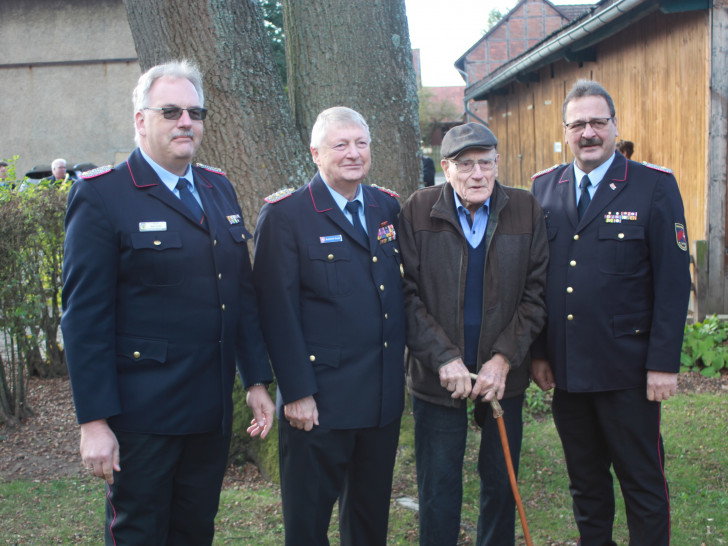 Kreisbrandmeister unter sich: Maik Wermuth (2022 bis heute), Burkhard Beese (1986 bis 1997), Harald Maushake (1974 bis 1986) und Olaf Kapke (2010 bis 2022) (v. li.).