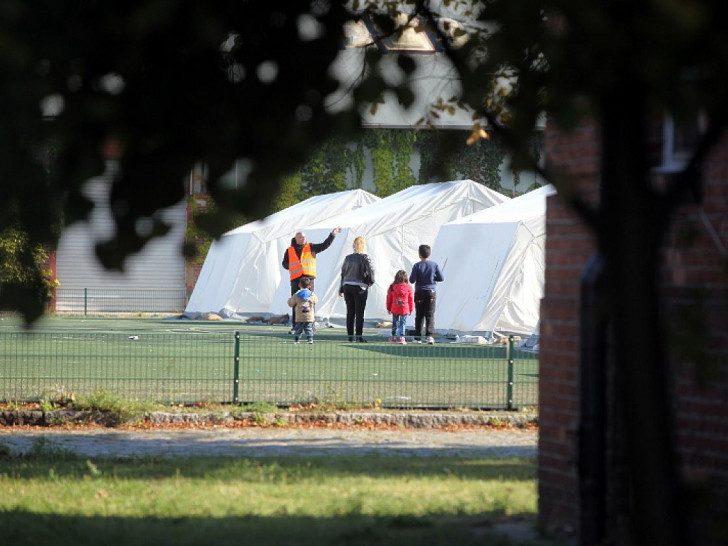 Flüchtlingsfamilie in einer "Zeltstadt" (Archiv)