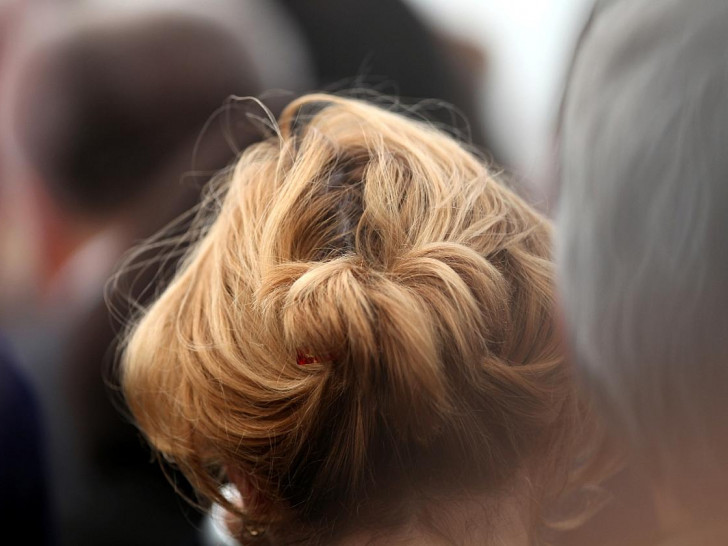 Frau mit blondem Haar (Archiv)