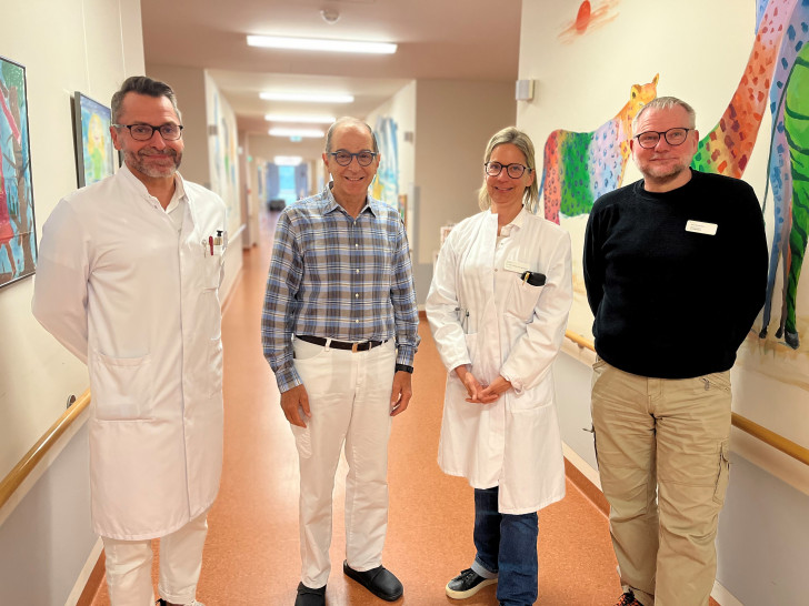 Dr. Marc Holzgraefe, Ärztlicher Direktor, Dr. Suhail Mutlak, Dr. Louisa van den Boom, Chefärztin der Kinderklinik und Jens Bosenick, Pflegedirektor (v. li.).