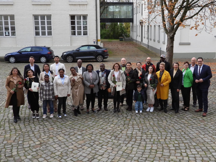 28 ausländische Mitbürgerinnen und Mitbürger wurden in den deutschen Staatsverband eingebürgert.