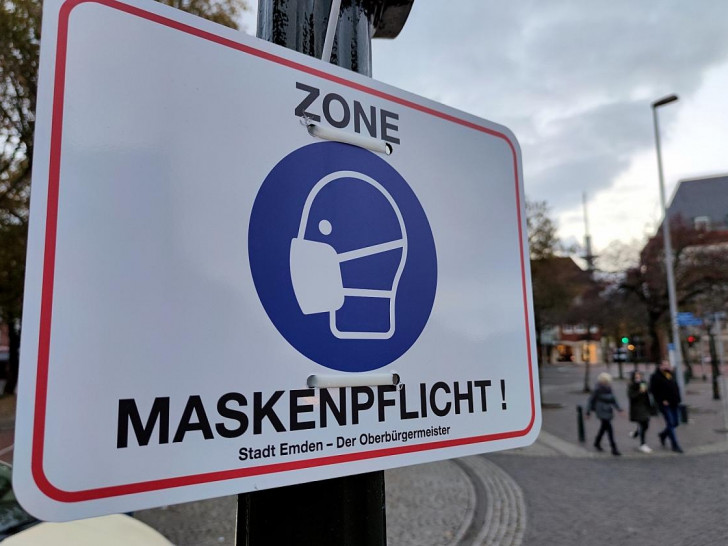 Maskenpflicht in der Innenstadt von Emden (Archiv)