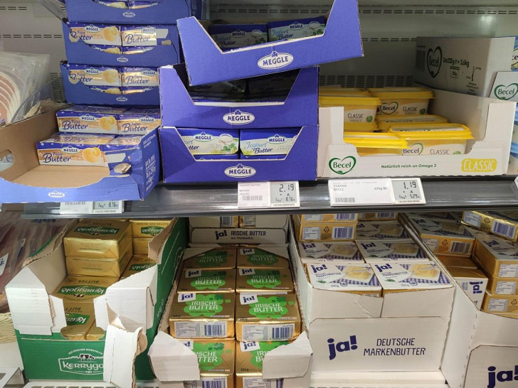 Butter in einem Supermarkt (Archiv)