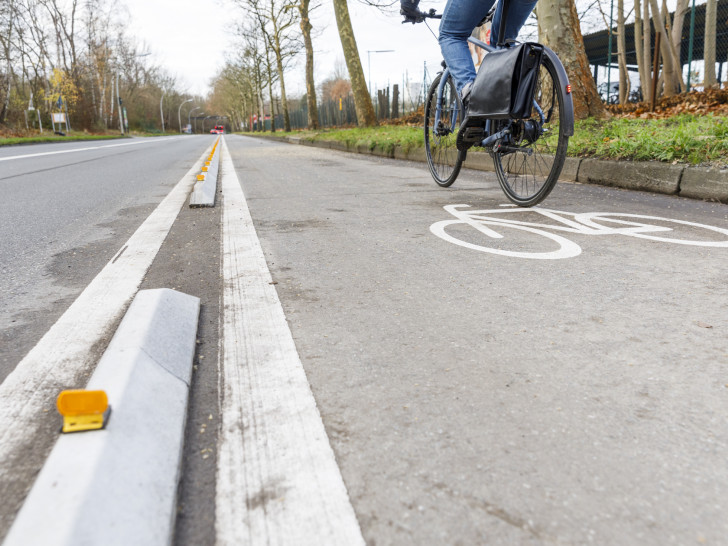 Der neue Radfahrstreifen in der Ackerstraße wurde freigegeben.