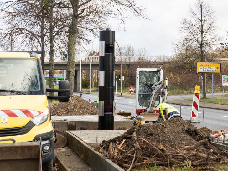 Ähnlich wie hier in der Braunschweiger Straße steht auch in Thiede seit Anfang 2025 ein neuer Blitzer (Archivbild).