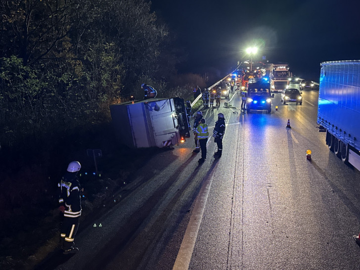 Zwischen dem Autobahnkreuz Wolfsburg-Königslutter und der Anschlussstelle Braunschweig-Ost war es am Samstagabend zu einem Auffahrunfall gekommen.