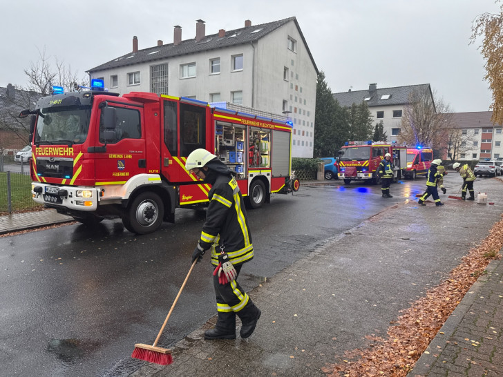 Die Feuerwehr Flechtorf musste heute zu einer größeren Ölspur ausrücken. 