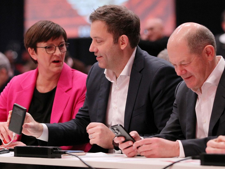 Saskia Esken, Lars Klingbeil, Olaf Scholz (Archiv)