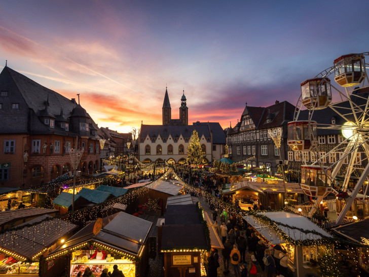 Vom 27. November bis 30. Dezember lassen der Weihnachtsmarkt & Weihnachtswald die Goslarer Altstadt wieder in festlichem Glanz erstrahlen