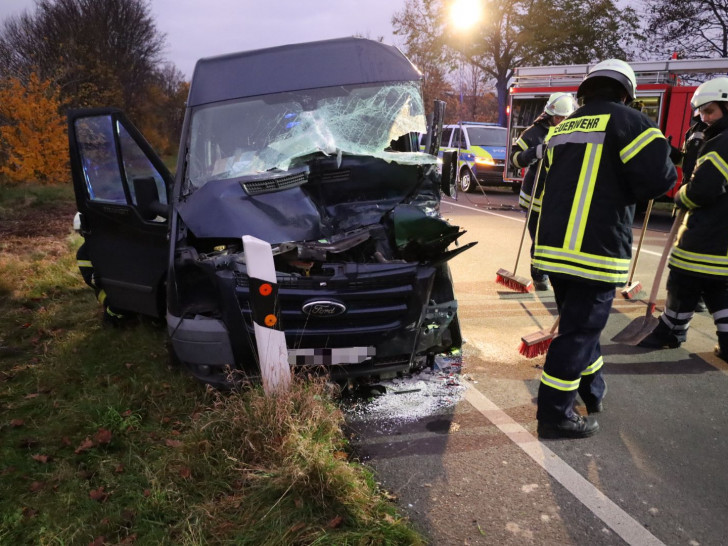 Der Transporter wurde schwer beschädigt.