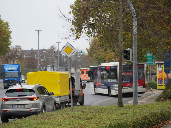 Noch müssen die Busse am Grünen Platz ohne Schleuserampel auskommen