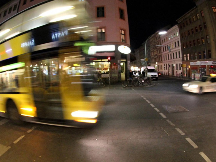 Nachtbus in Berlin-Kreuzberg (Archiv)