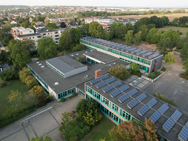 Die Wilhelm-Busch-Grundschule in Wolfenbüttel: Brandschutzmängel werfen Fragen zur Sicherheit an Schulen im gesamten Landkreis auf.