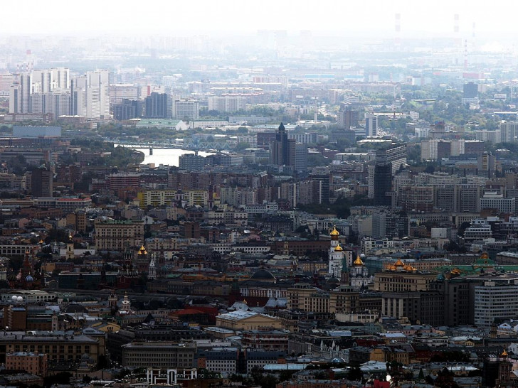 Blick über Moskau mit Moskwa im Hintergrund (Archiv)