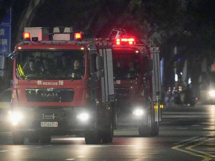 Rettungskräfte am Einsatzort in Zhuhai am 11.11.2024