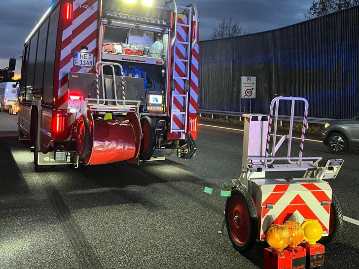 Einmal mehr musste die Feuerwehr auf der A2 Hilfe leisten.