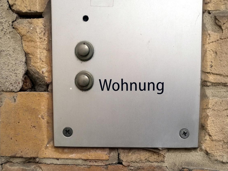 Klingel an einer Wohnung (Archiv)