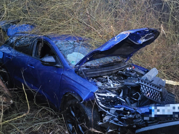 Die Autos wurden schwer beschädigt.