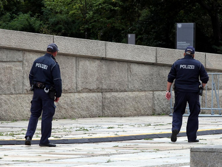 Polizei vor dem Bundestag (Archiv)