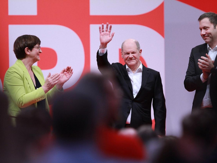 Saskia Esken, Olaf Scholz, Lars Klingbeil (Archiv)