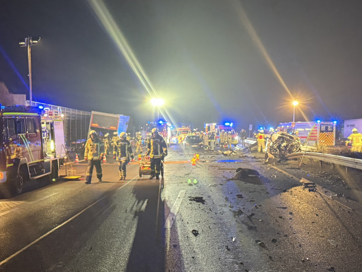 Am Donnerstagabend kam es auf der A2 zu einem schweren Unfall. 