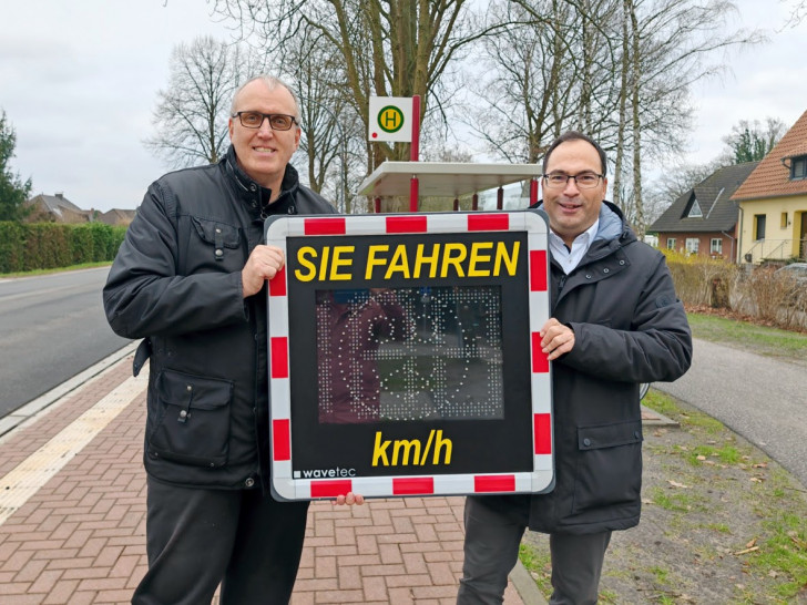 B.I.G.-Fraktionsvorsitzender Andreas Kautzsch (links) mit Sassenburgs Bürgermeister Jochen Koslowski.