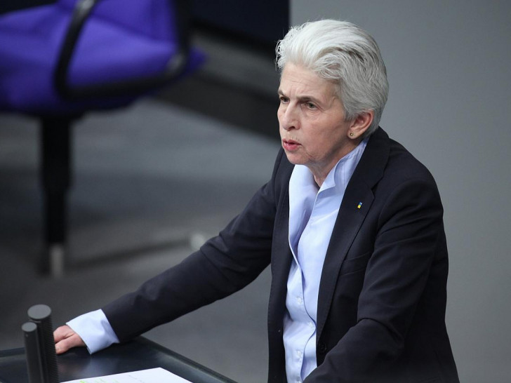 Marie-Agnes Strack-Zimmermann am 22.02.2024 in der Debatte zum Debatte zum Ampel-Antrag "Ukraine und Europa entschlossen verteidigen"