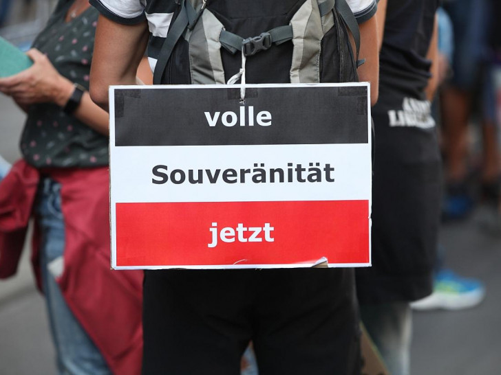 Reichsbürger bei Demo von Corona-Skeptikern am 29.08.2020