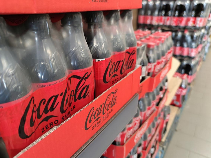 Coca Cola in einem Supermarkt (Archiv)
