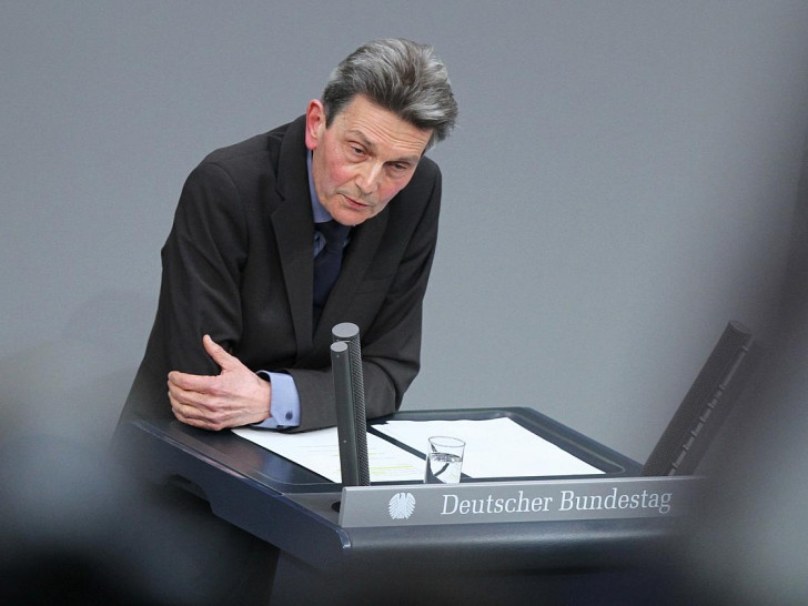 Rolf Mützenich bei seiner "Einfrieren"-Rede am 14.03.2024 (Archiv)
