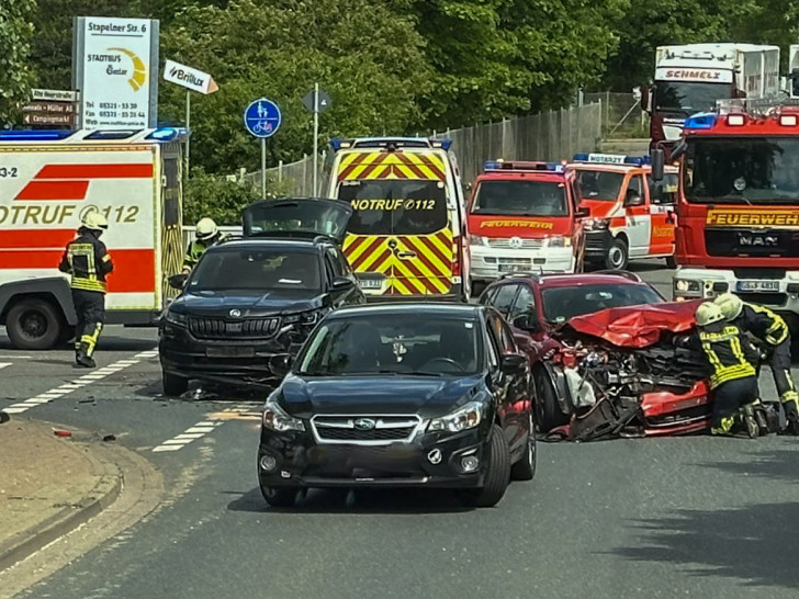 Am heutigen Donnerstagmittag ereignete sich im Goslarer Ortsteil Baßgeige ein Verkehrsunfall mit zwei Fahrzeugen