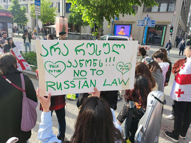 Demo gegen "Agentengesetz" in Georgien (Archiv)