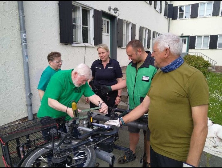 Codierteam der Verkehrswacht und Polizei Wolfsburg.