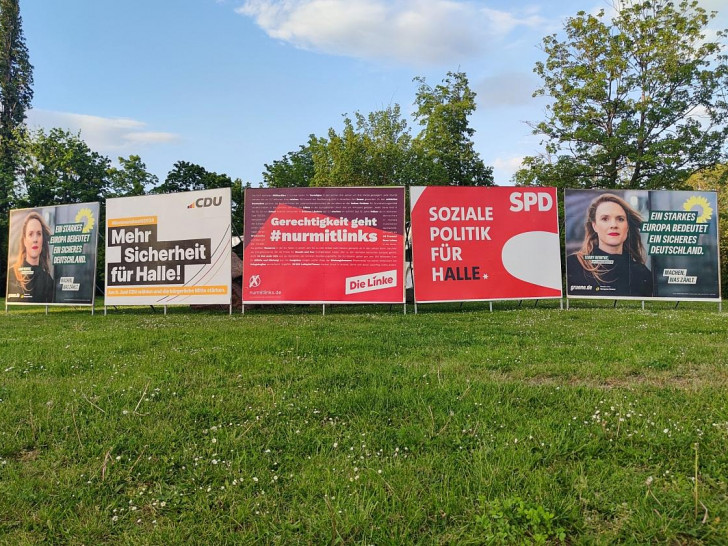 Wahlplakate zur Europawahl und Kommunalwahl in Sachsen-Anhalt am 02.05.2024