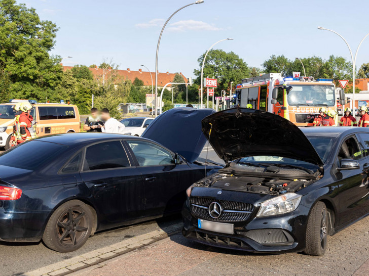 Vor Ort konnte wohl keiner eine genaue Aussage zur Unfallursache machen.