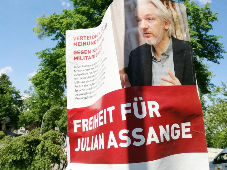 Plakat "Freiheit für Julian Assange" (Archiv)